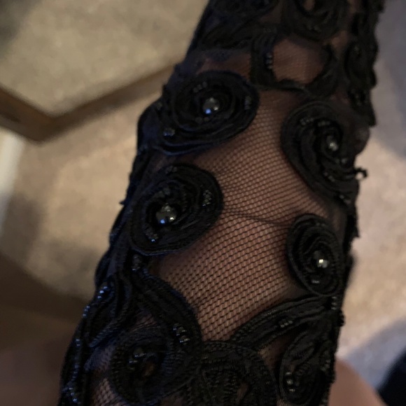 Cache Elegant and sexy beaded button up. - Picture 7 of 9